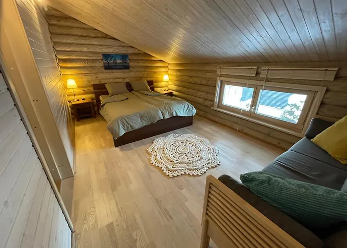 Vila Uuekadaka Pohja