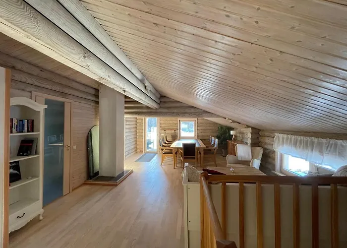 Uuekadaka Vila Pohja