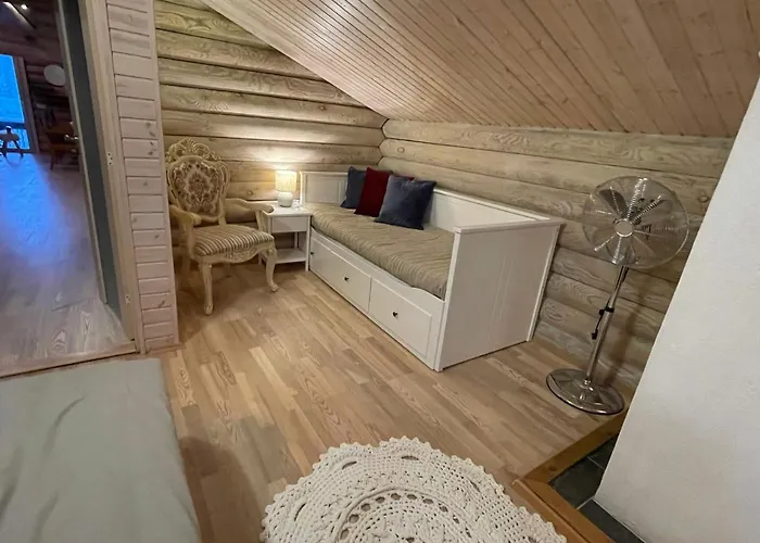 Uuekadaka Vila Pohja