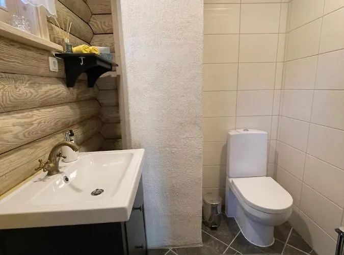 Uuekadaka Vila Pohja